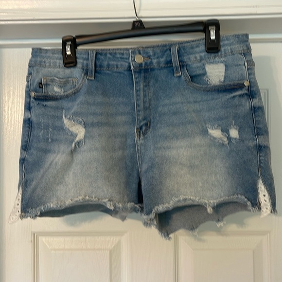Pants - Judy Blue - distressed blue jeans shorts with eyelet at hem - size 31